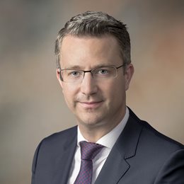 Sverrir Gunnarsson,   MD